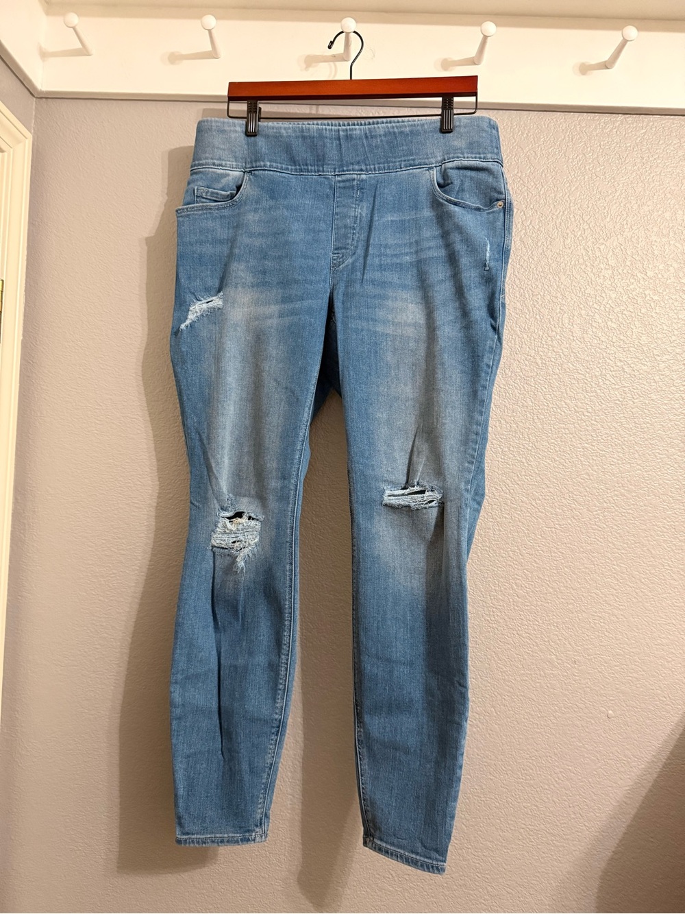 Old Navy Rockstar Super Skinny High Rise  Light Blue Distressed Jeans